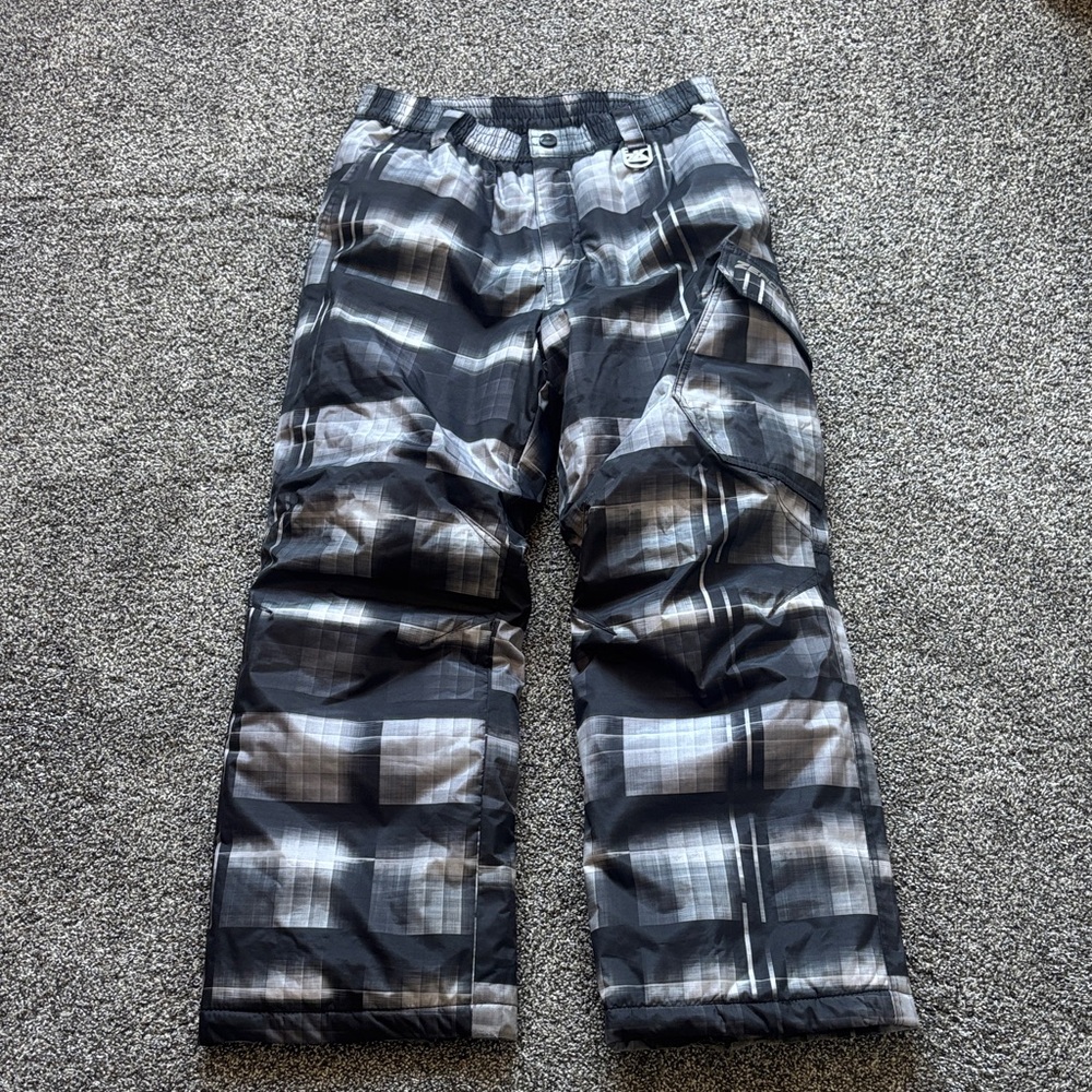 ZeroXposur Kid's Black and Gray Snow Pants- L (14/16)